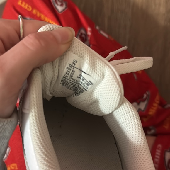 Nike women’s low top court vision airforces - Picture 4 of 4